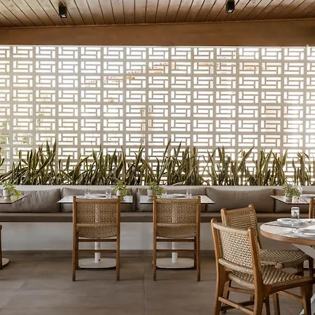 Dolphin Bay Seaside & 4*