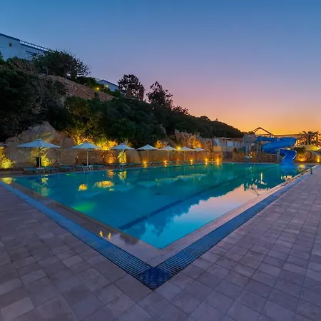 Dolphin Bay Seaside & 4*