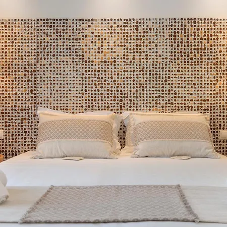 Dolphin Bay Seaside & Hotel 4*