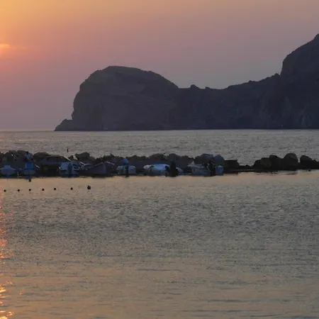 Dolphin Bay Seaside & Galissas