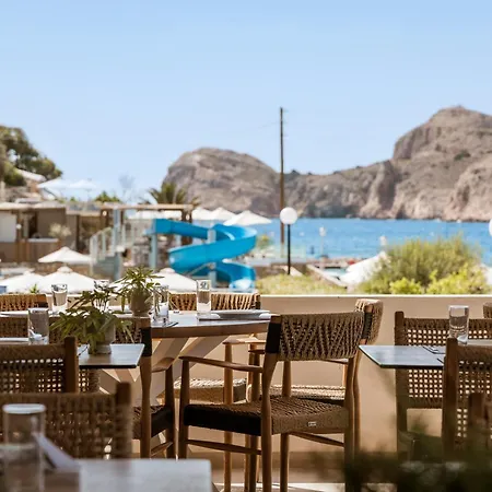 Dolphin Bay Seaside & Hotel 4*