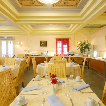 Dolphin Bay Seaside & 4* Γαλησσάς