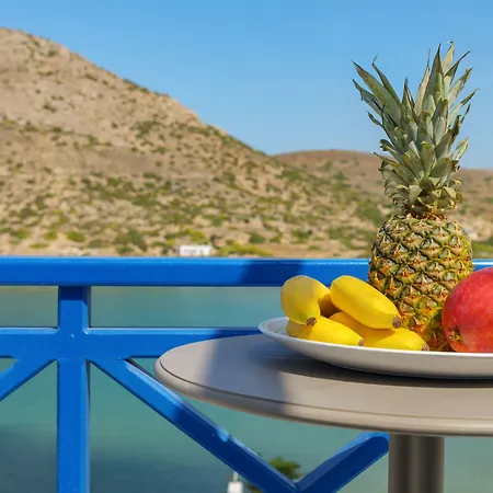 Dolphin Bay Seaside & Ξενοδοχείο 4*