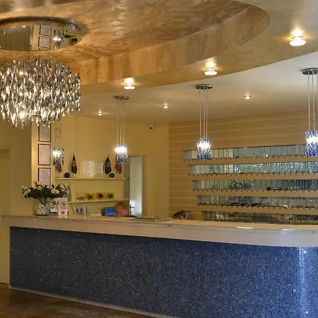 Dolphin Bay Seaside & 4*