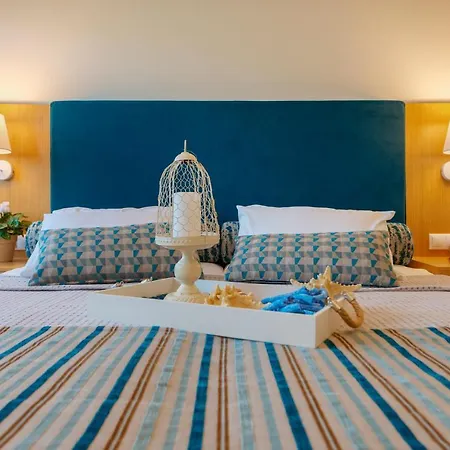 Отель Dolphin Bay Seaside & Галиссас