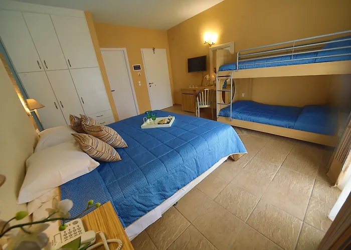 Dolphin Bay Seaside & Hotell