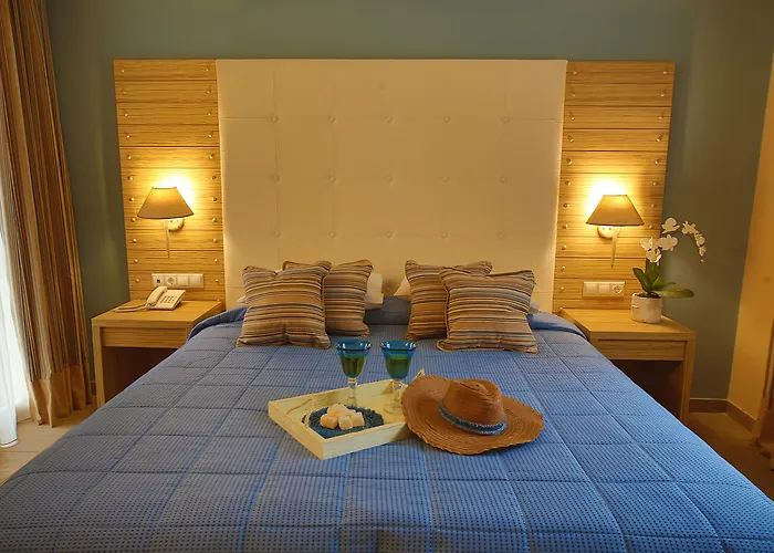 Otel Dolphin Bay Seaside &