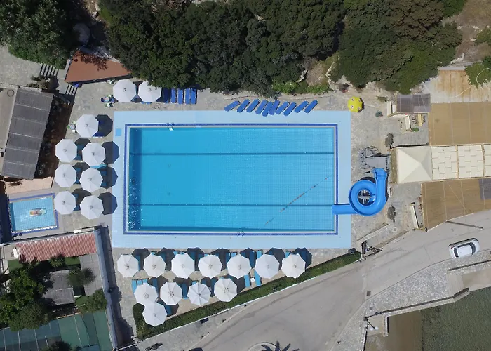 Dolphin Bay Seaside & Hotell