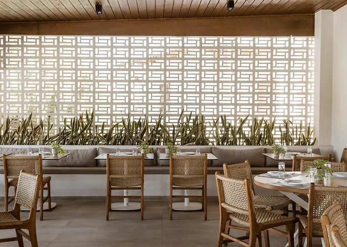 Dolphin Bay Seaside & 4*