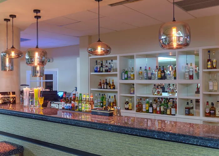 Dolphin Bay Seaside & Otel 4*